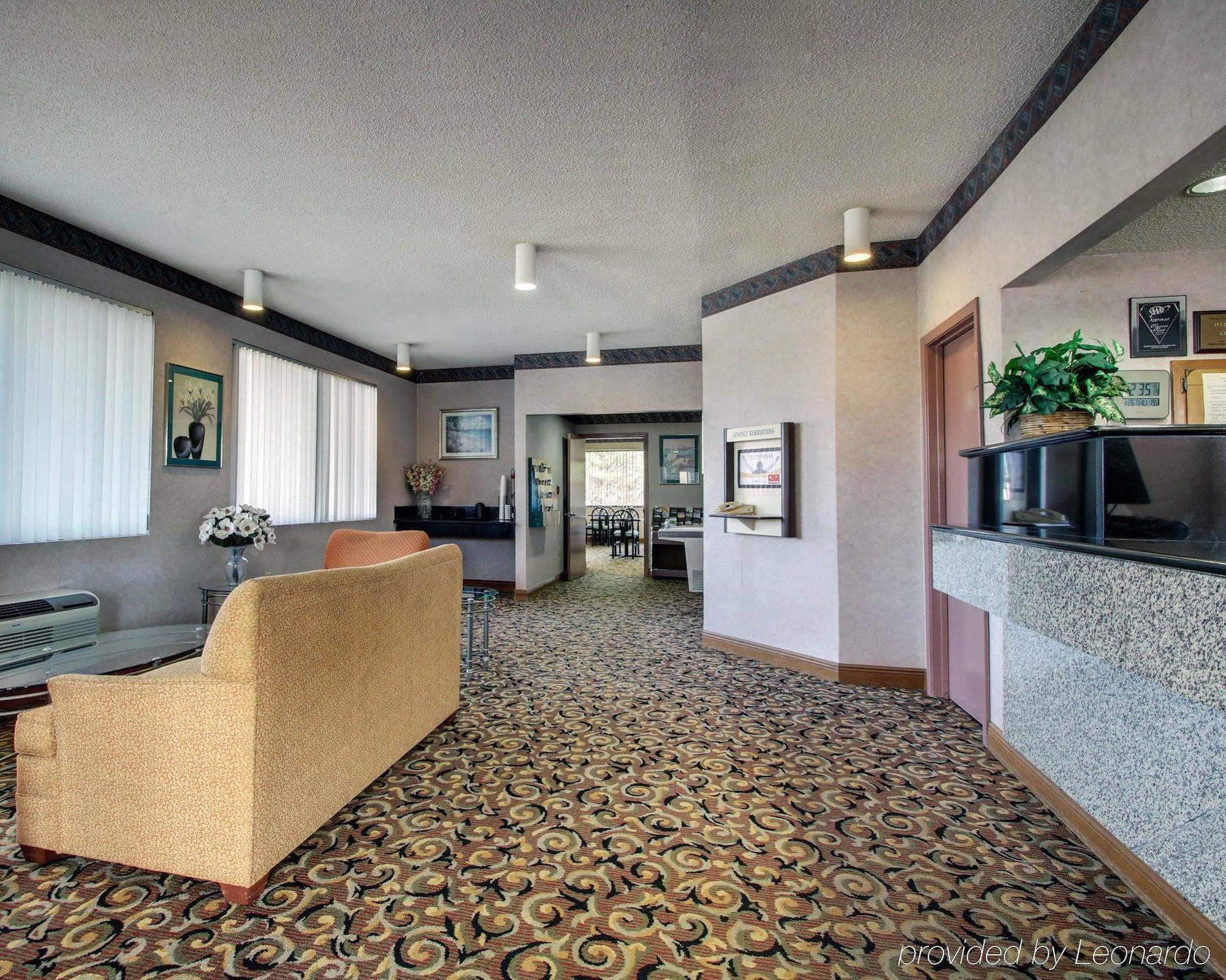 Econo Lodge Inn & Suites Forest Extérieur photo
